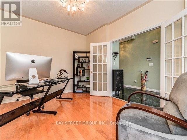43 LARKMEAD CRESCENT - Photo 2