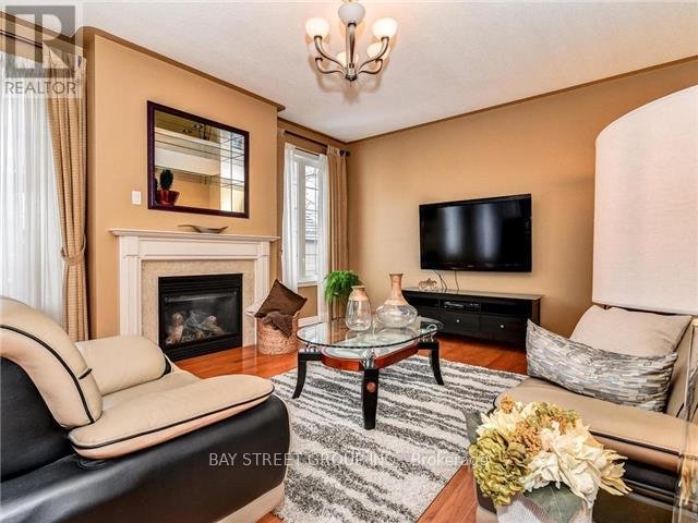 43 LARKMEAD CRESCENT - Photo 7