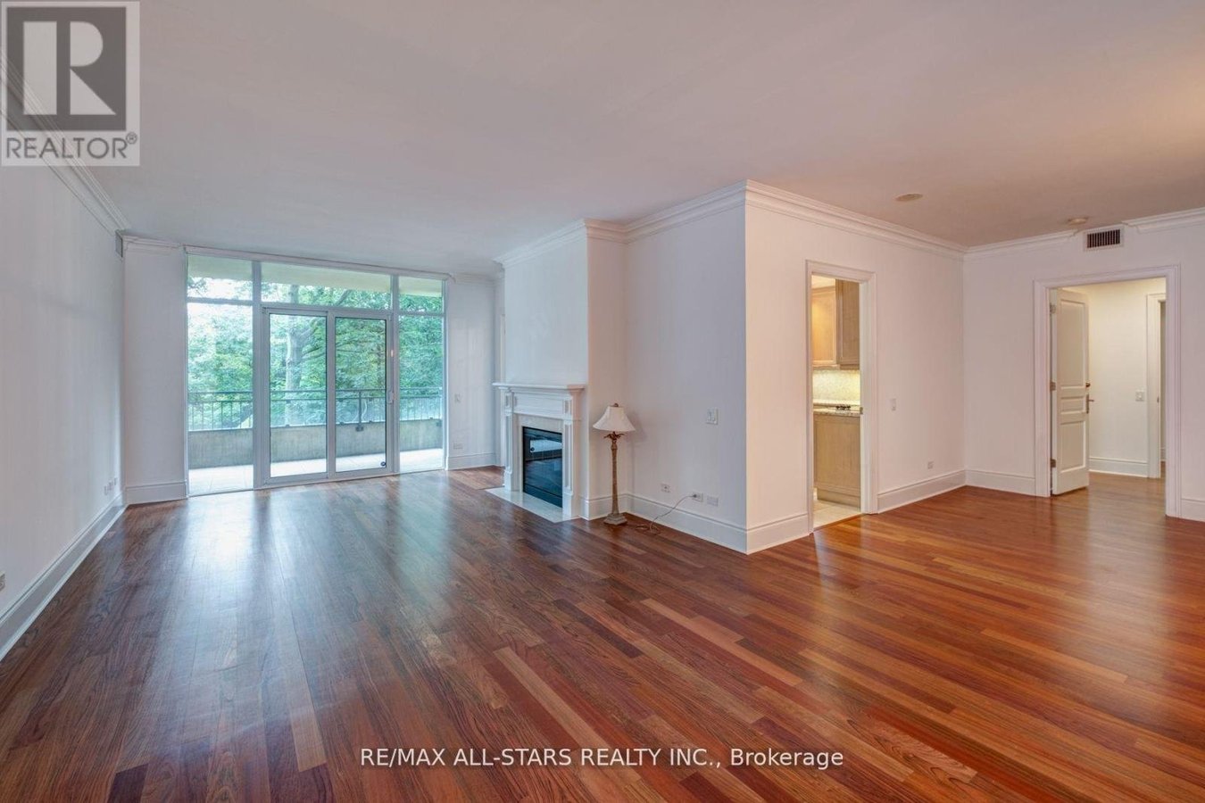 211 - 7071 BAYVIEW AVENUE - Photo 14