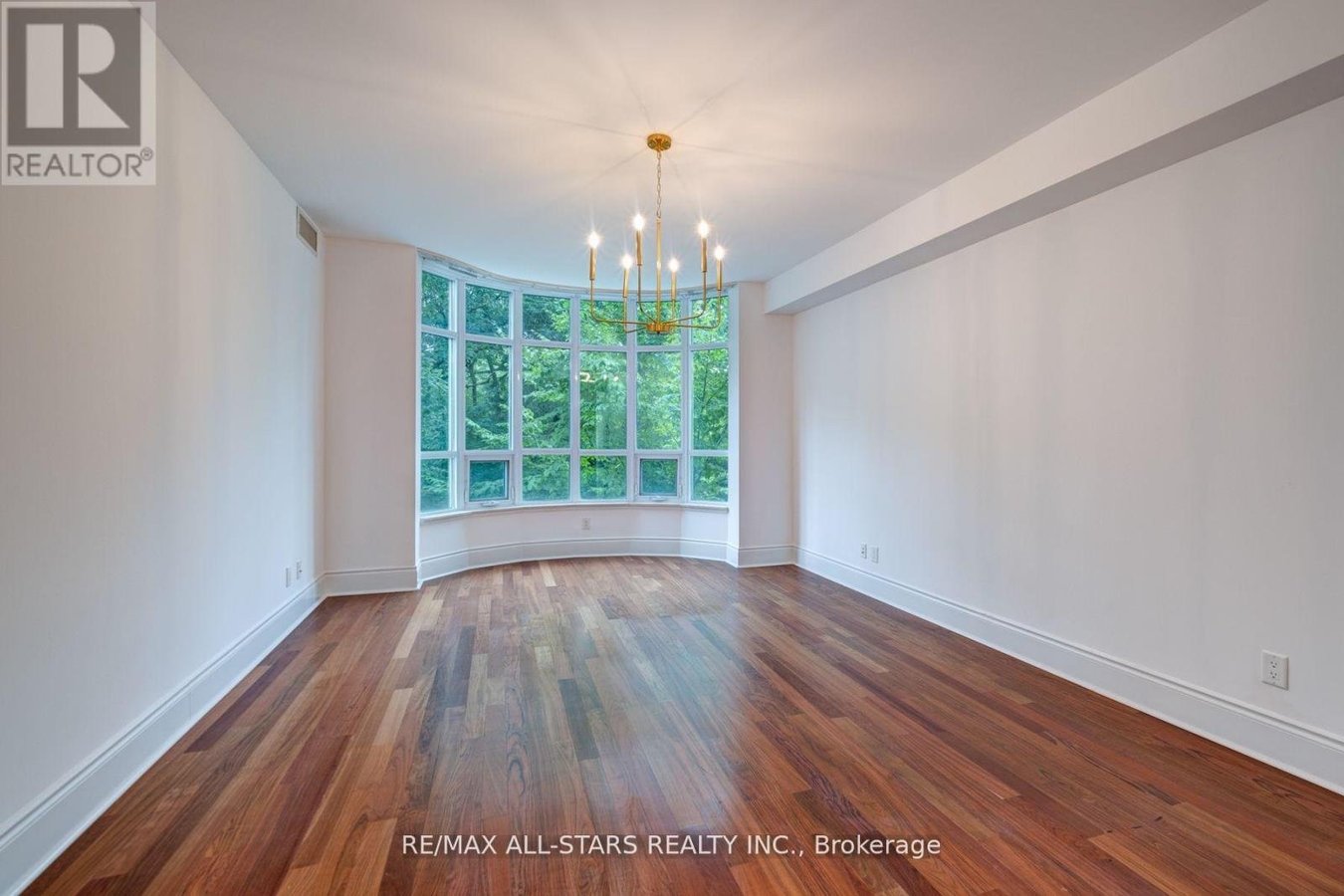 211 - 7071 BAYVIEW AVENUE - Photo 18