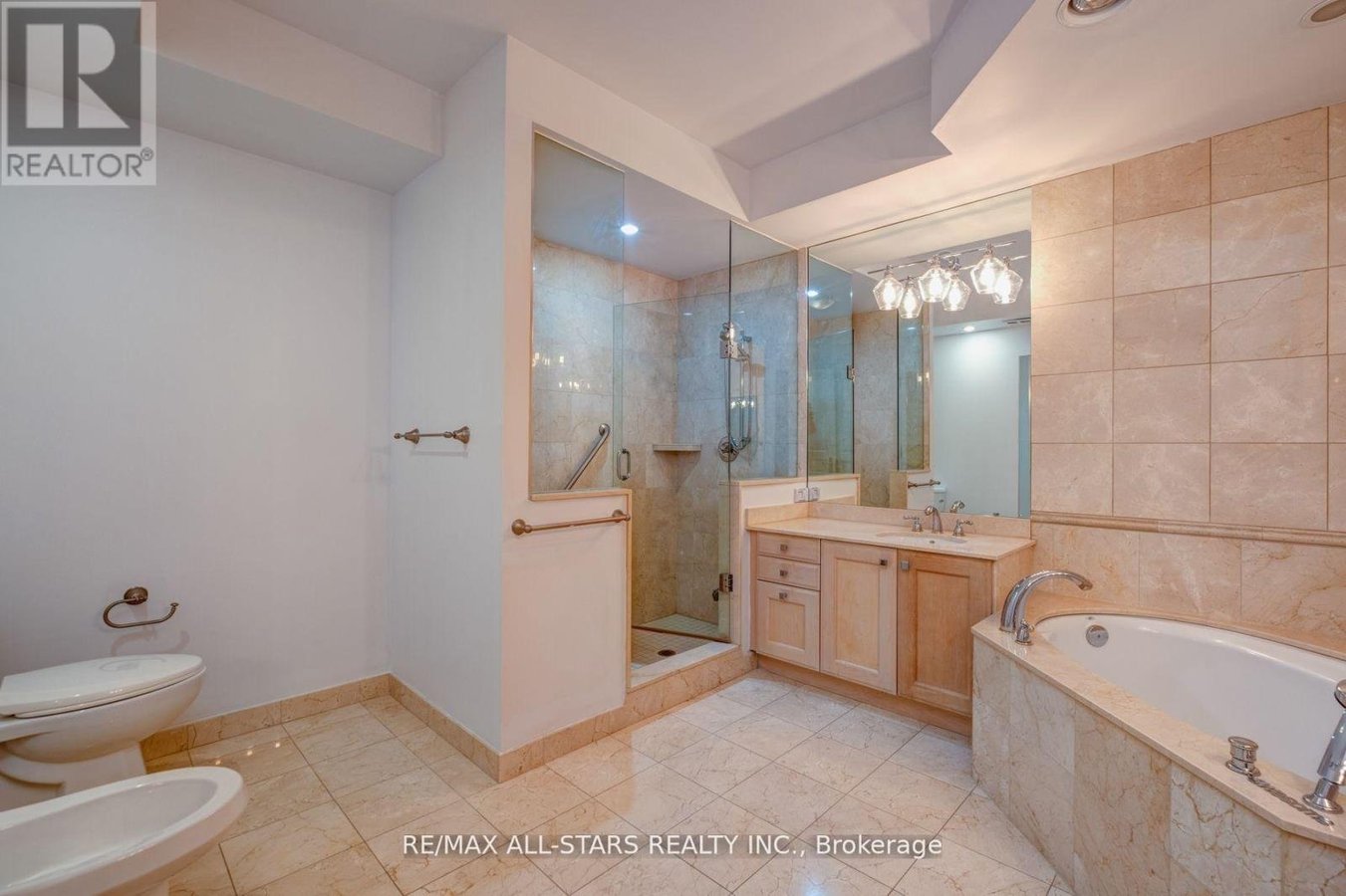 211 - 7071 BAYVIEW AVENUE - Photo 20