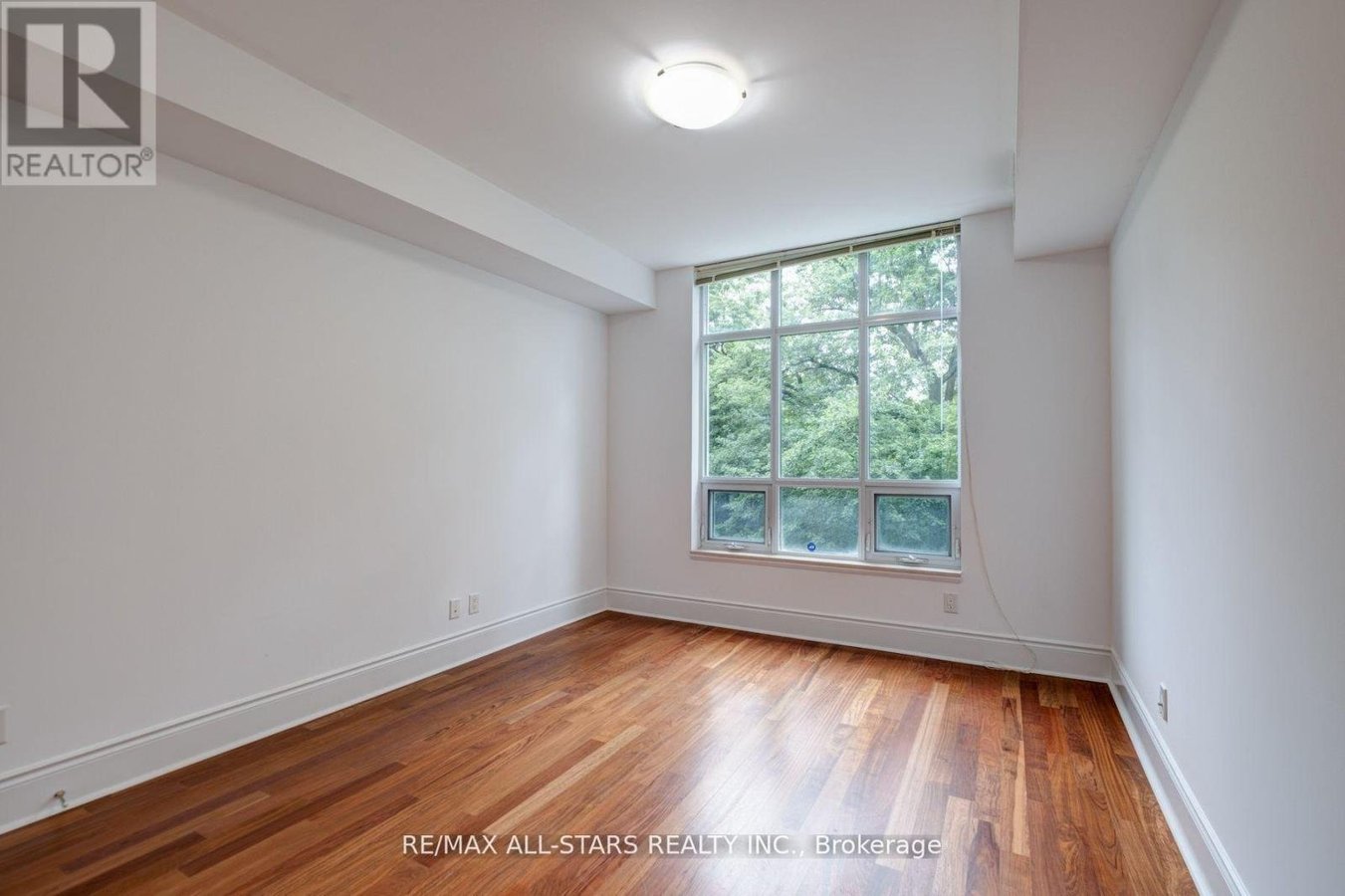 211 - 7071 BAYVIEW AVENUE - Photo 26