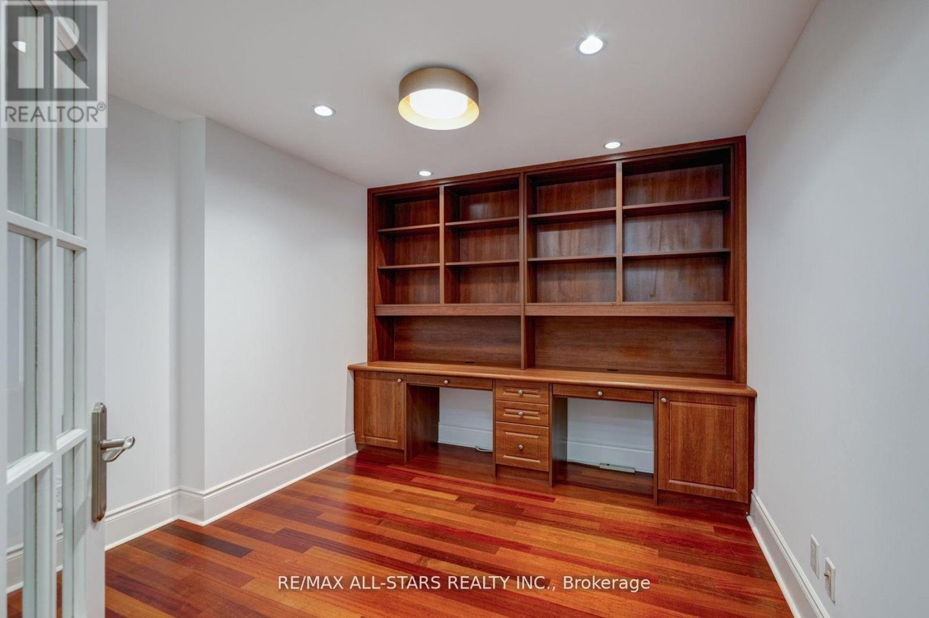211 - 7071 BAYVIEW AVENUE - Photo 27
