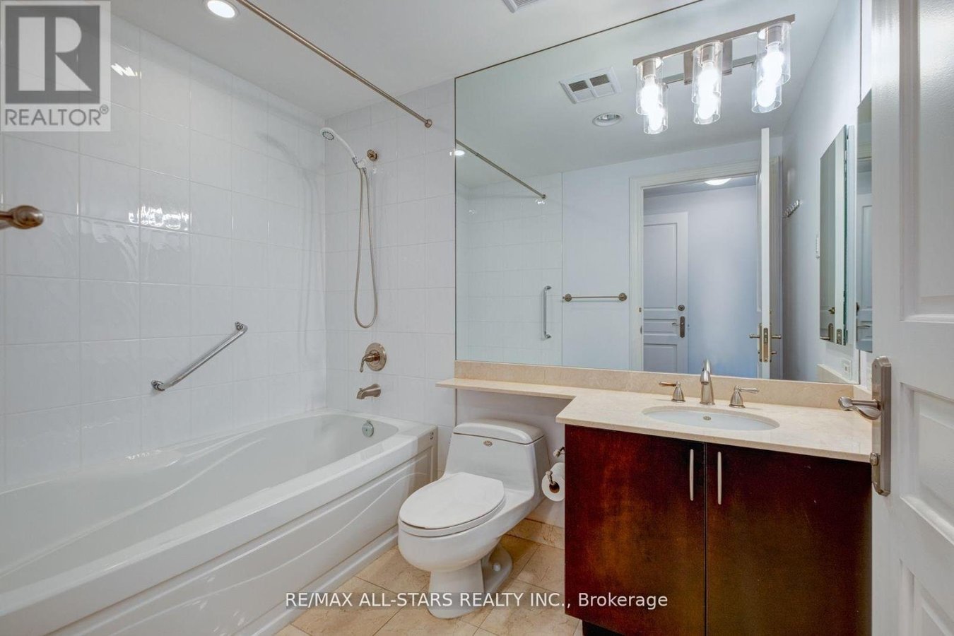 211 - 7071 BAYVIEW AVENUE - Photo 28