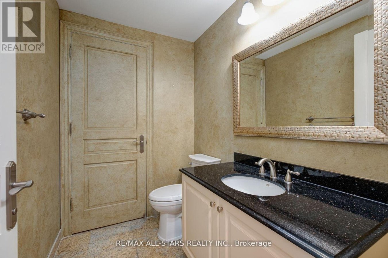 211 - 7071 BAYVIEW AVENUE - Photo 29