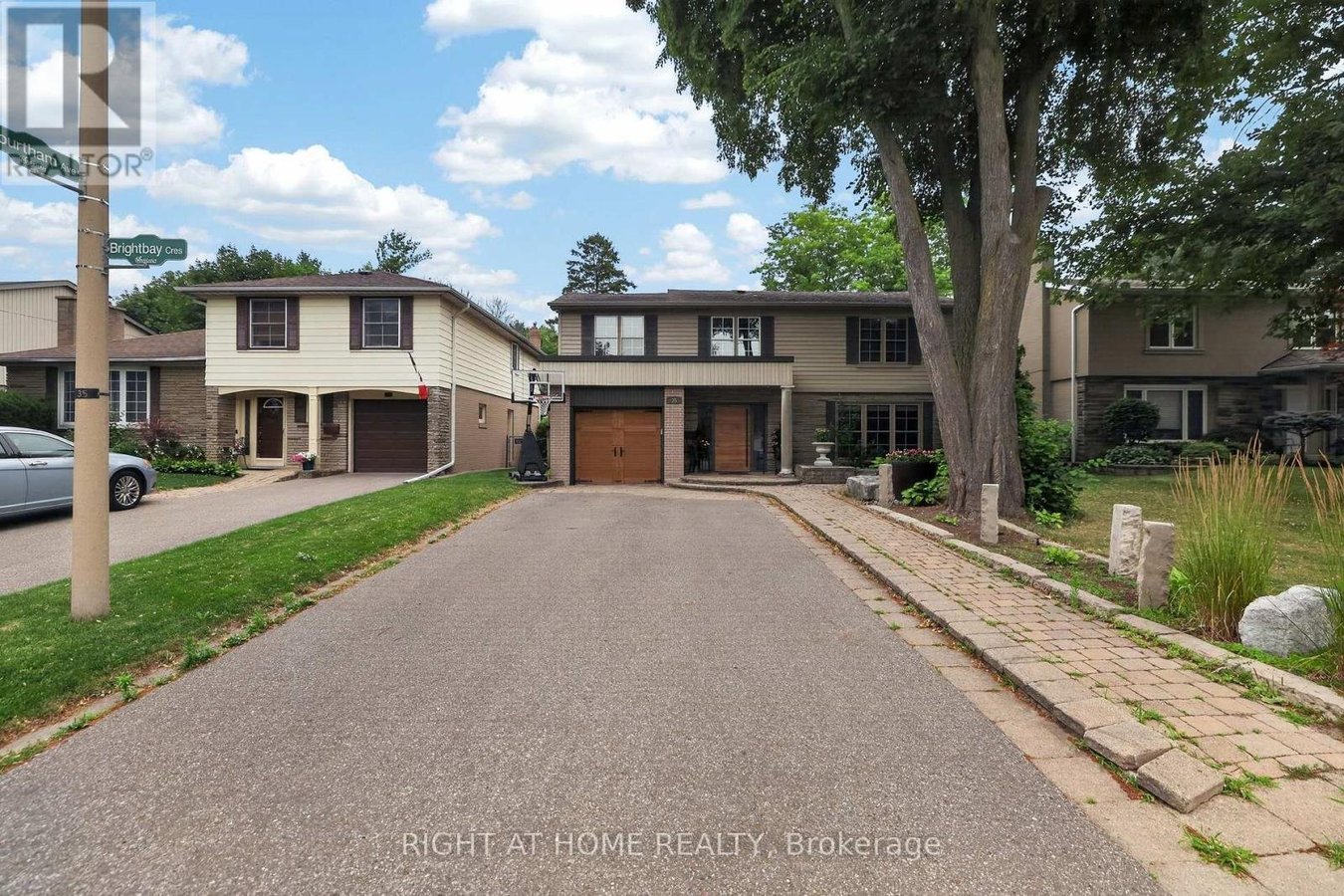35 BRIGHTBAY CRESCENT - Photo 2