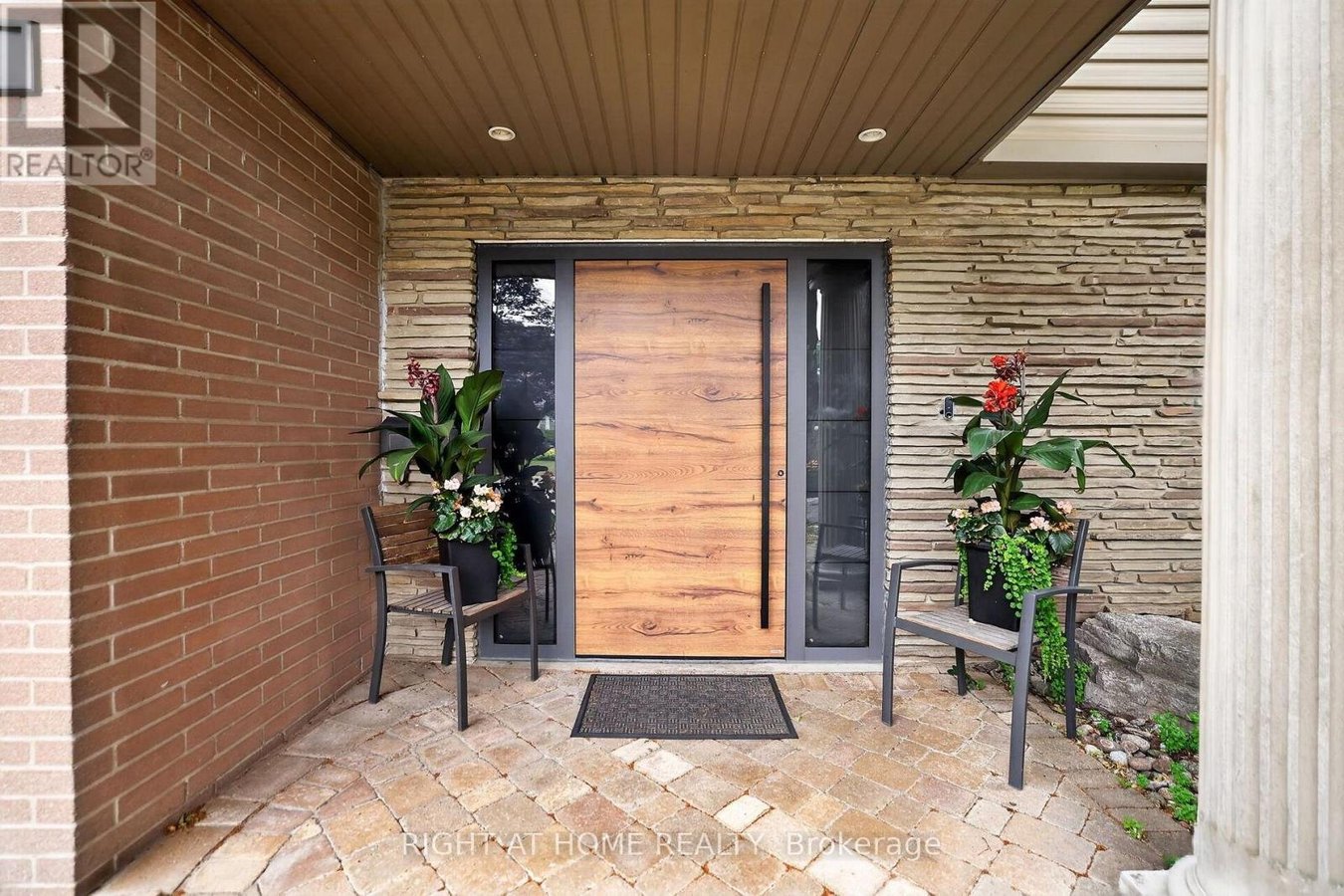 35 BRIGHTBAY CRESCENT - Photo 3
