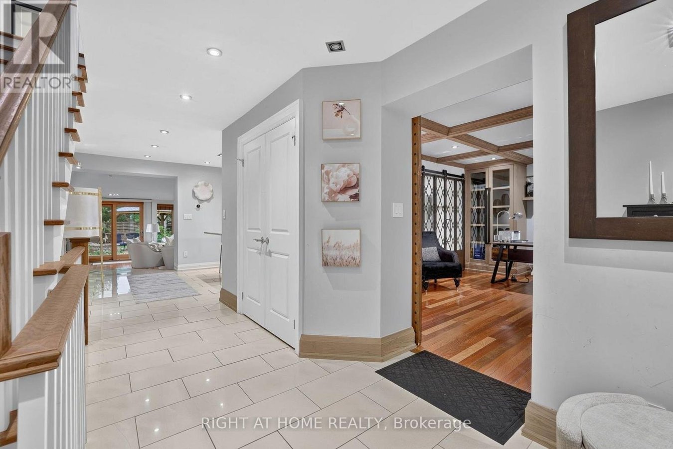 35 BRIGHTBAY CRESCENT - Photo 6