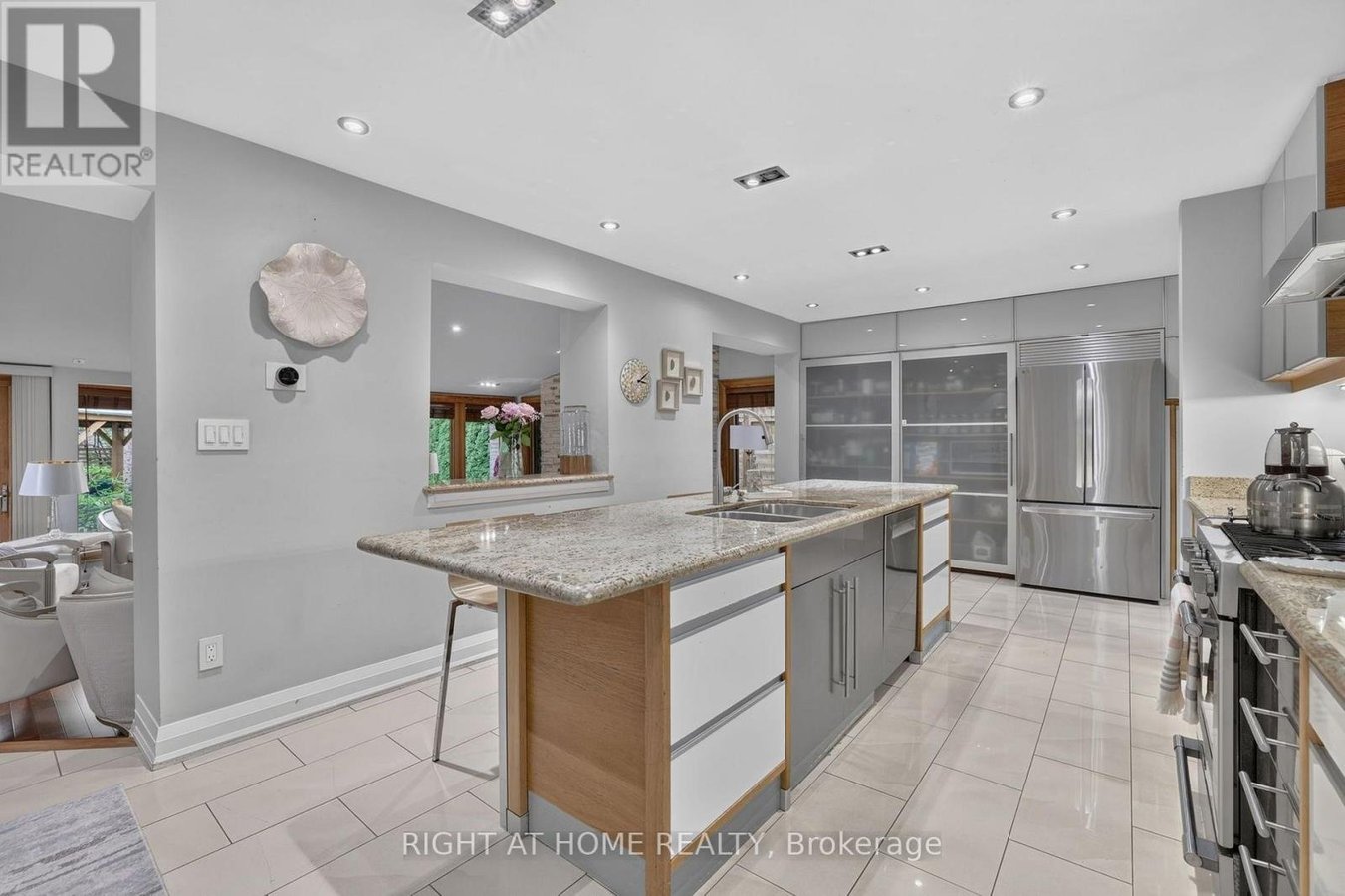 35 BRIGHTBAY CRESCENT - Photo 10