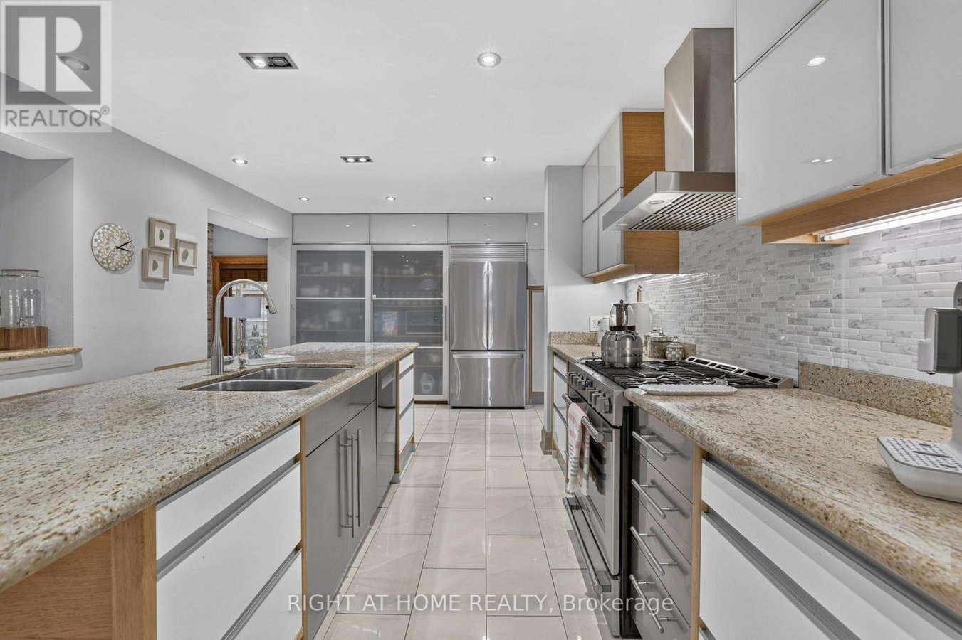35 BRIGHTBAY CRESCENT - Photo 11