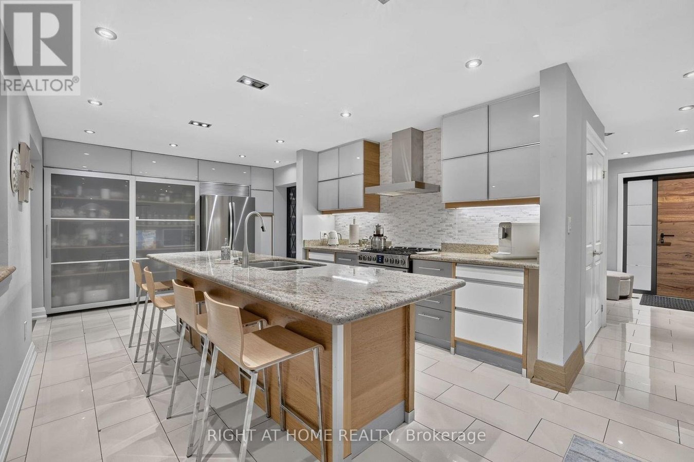 35 BRIGHTBAY CRESCENT - Photo 12