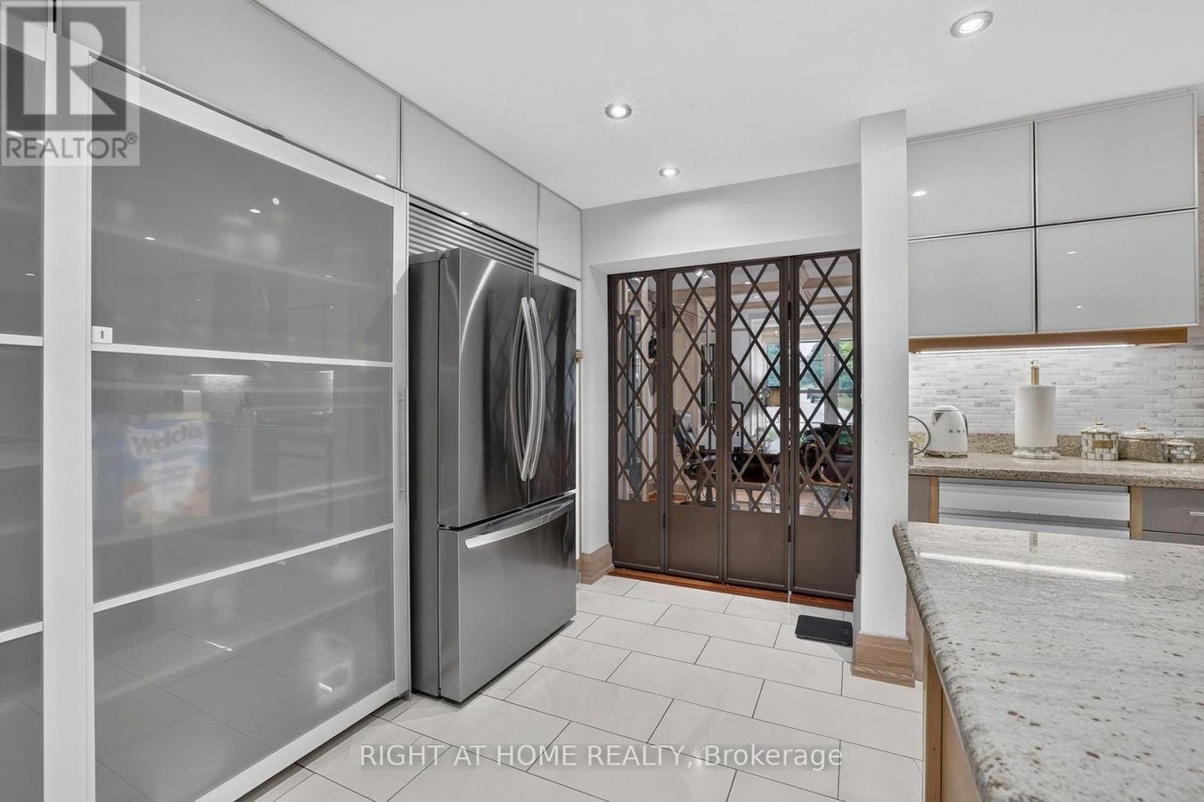 35 BRIGHTBAY CRESCENT - Photo 15