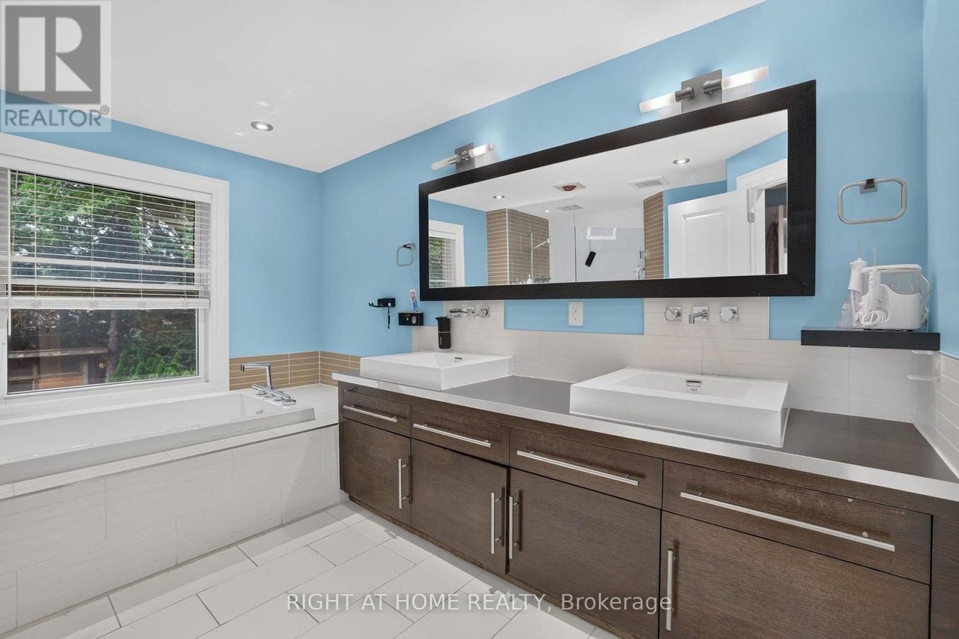 35 BRIGHTBAY CRESCENT - Photo 26