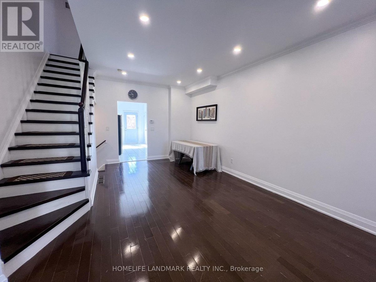 45 BUR OAK AVENUE - Photo 4