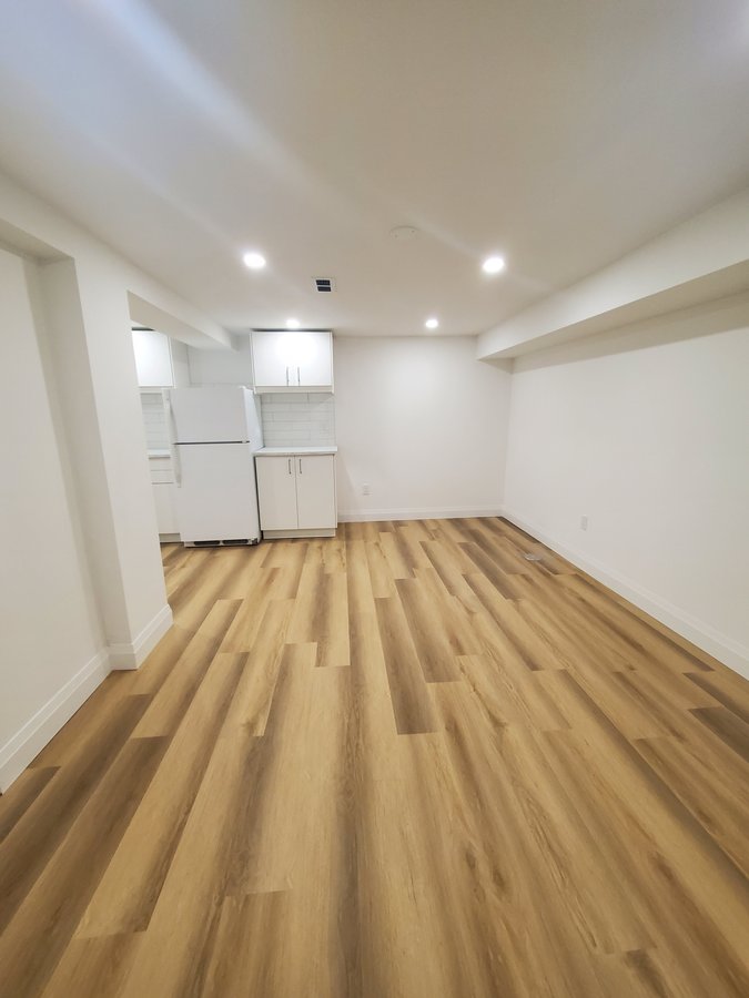 Queenston Drive - Photo 10