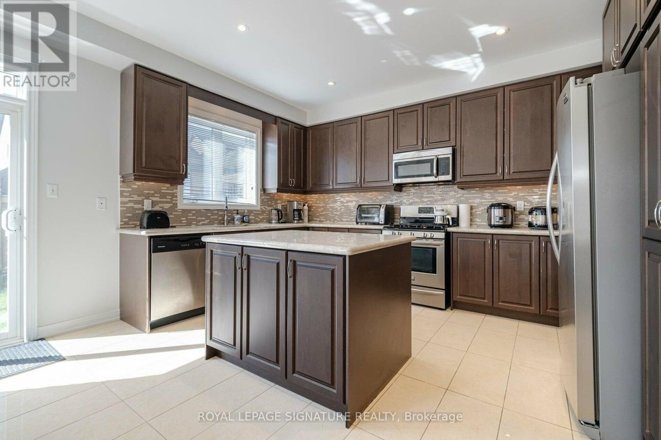 5520 MEADOWCREST AVENUE - Photo 13