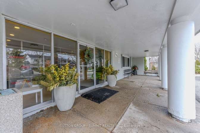Woking Crescent - Photo 2