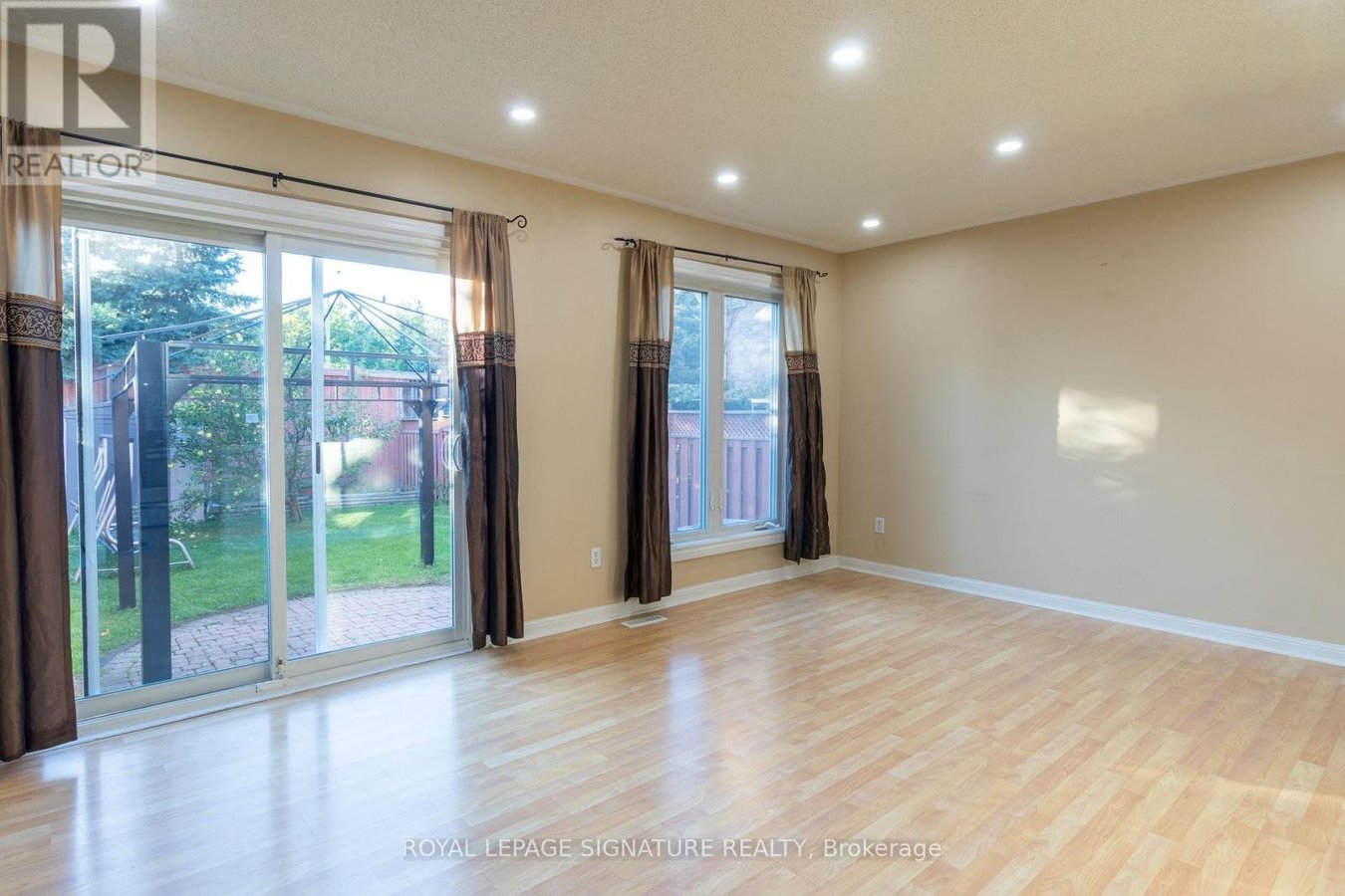 1366 QUEST CIRCLE - Photo 15