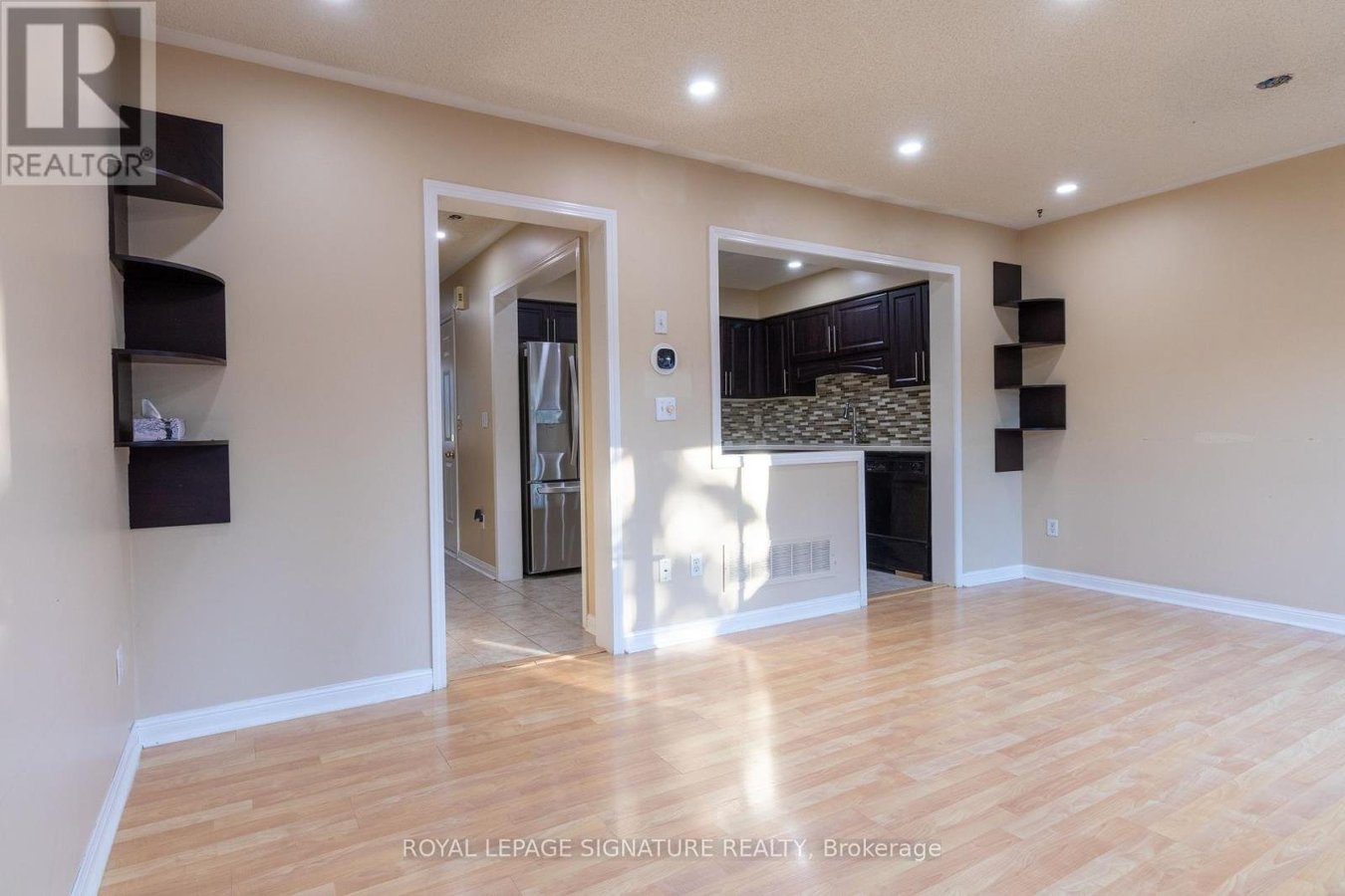 1366 QUEST CIRCLE - Photo 16
