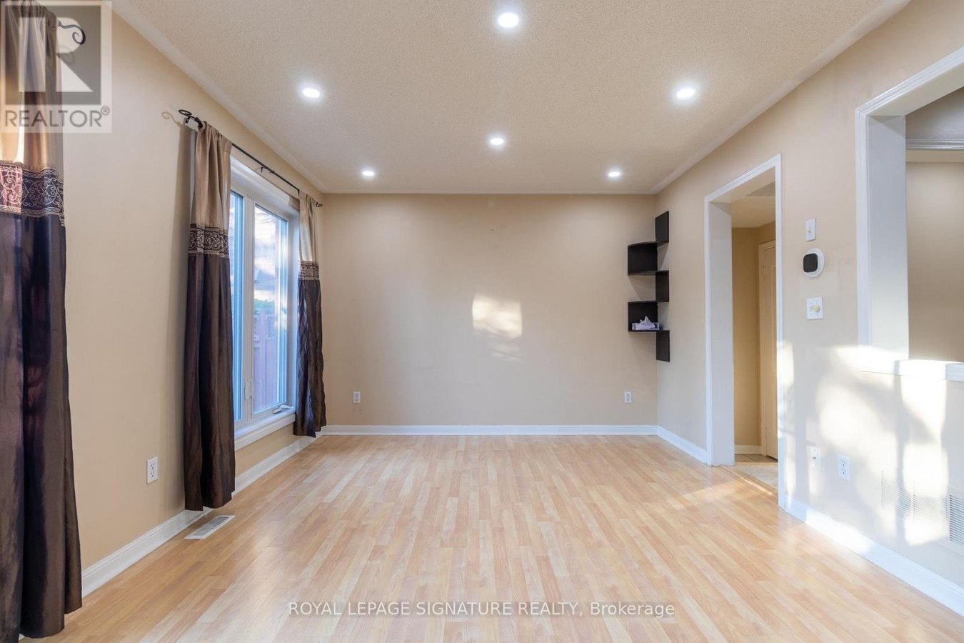 1366 QUEST CIRCLE - Photo 17