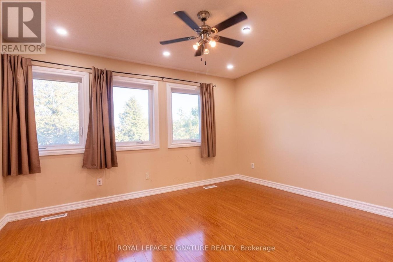 1366 QUEST CIRCLE - Photo 18