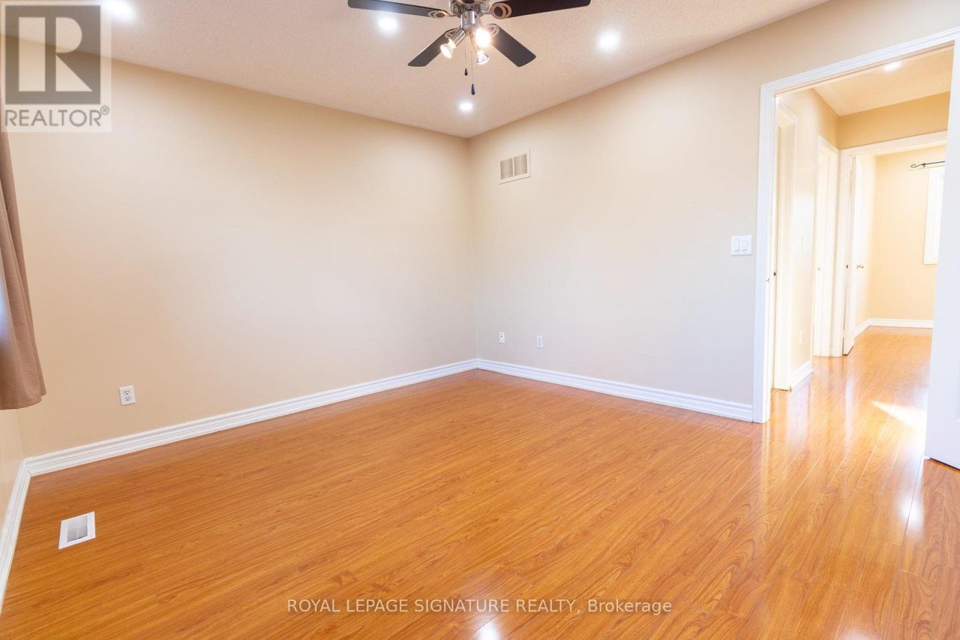 1366 QUEST CIRCLE - Photo 19