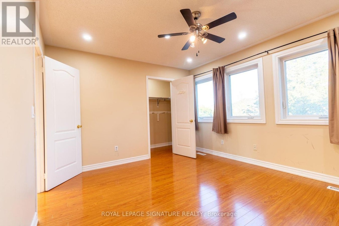 1366 QUEST CIRCLE - Photo 20