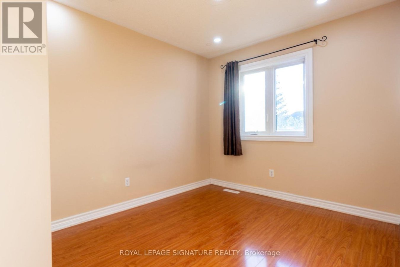 1366 QUEST CIRCLE - Photo 24