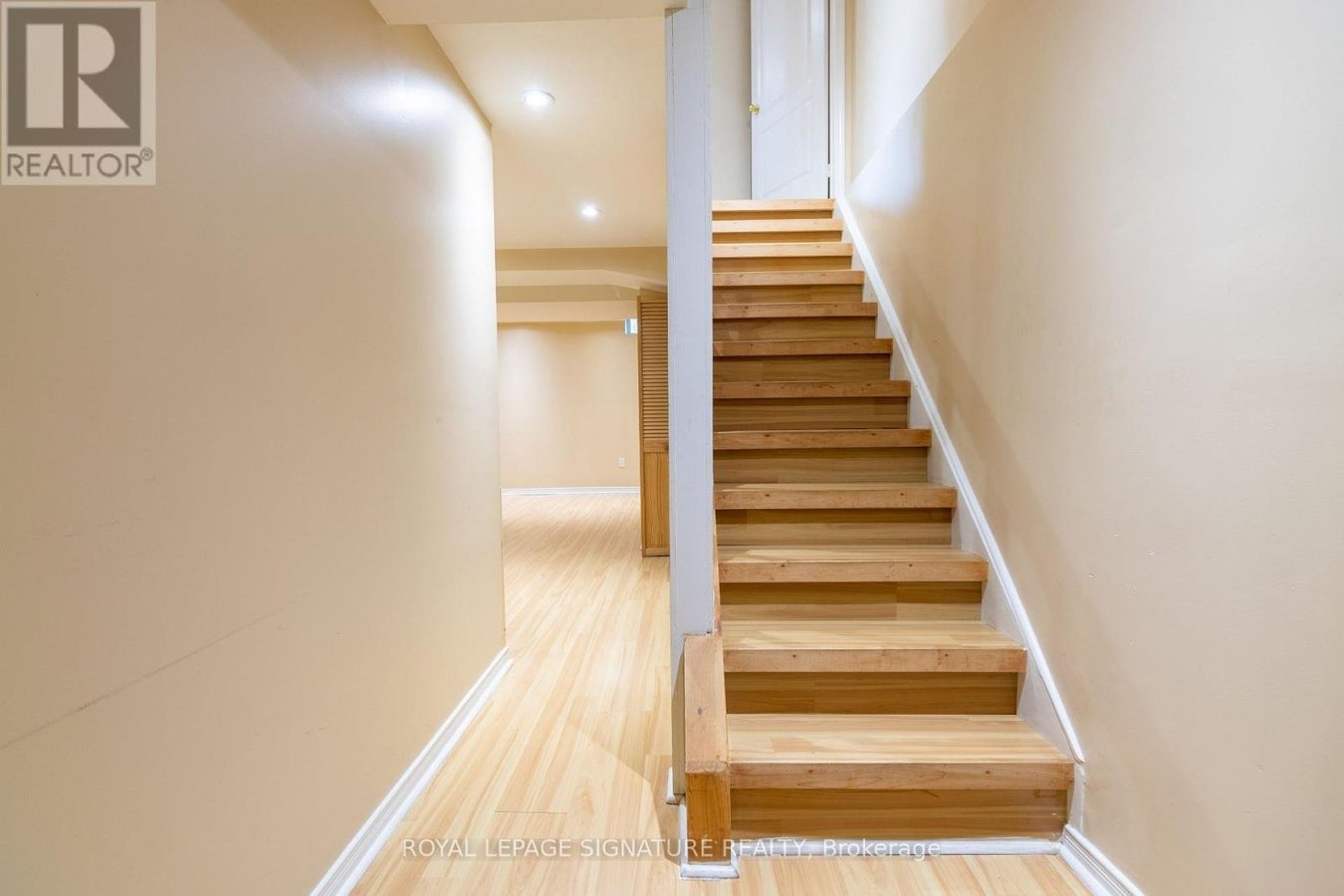 1366 QUEST CIRCLE - Photo 27