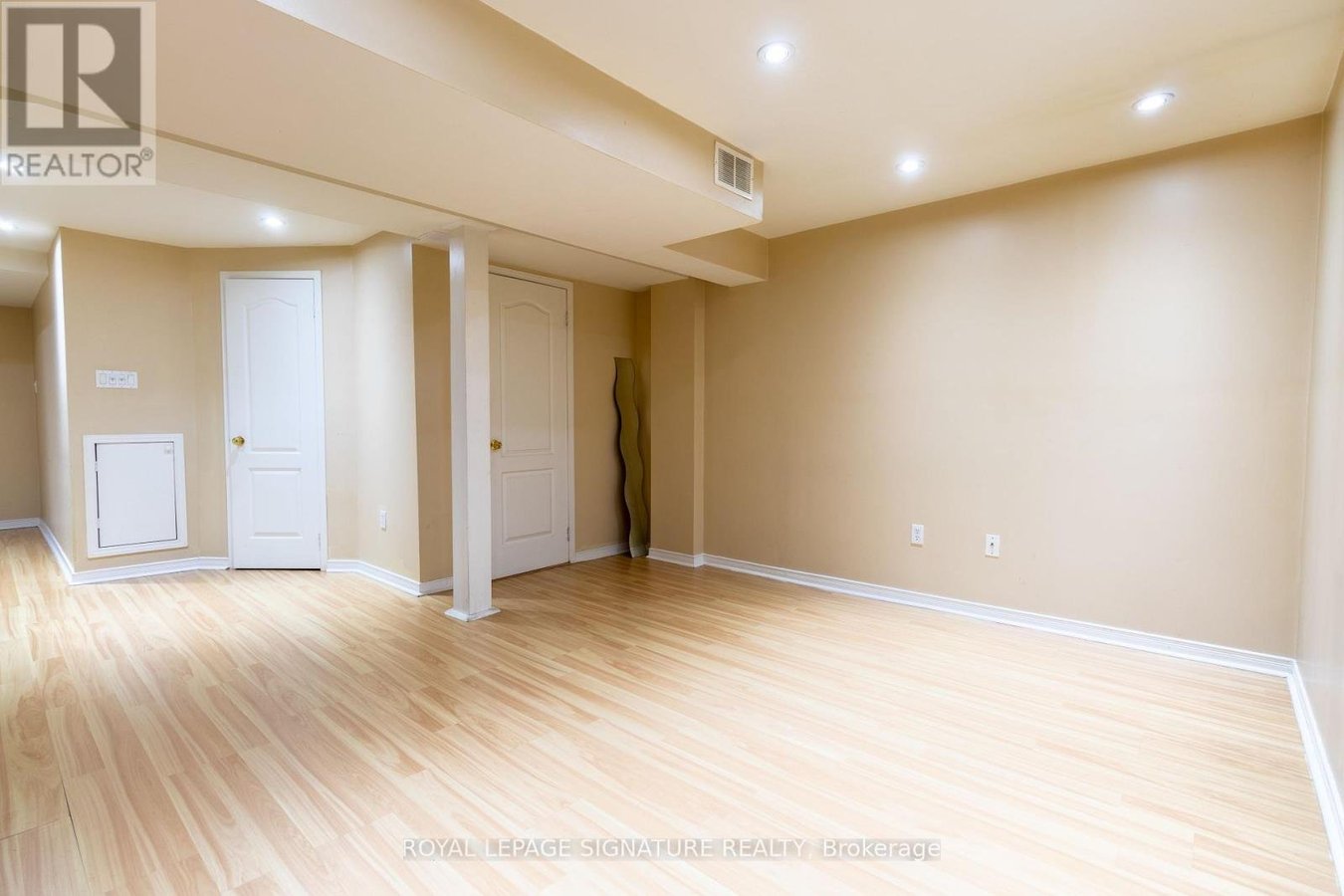 1366 QUEST CIRCLE - Photo 29
