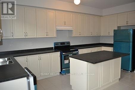 1331 GRANROCK CRESCENT - Photo 4
