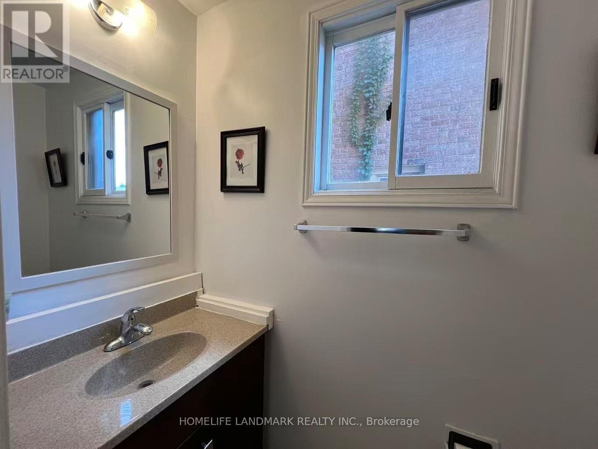 1016 LUCERNE CRESCENT - Photo 9