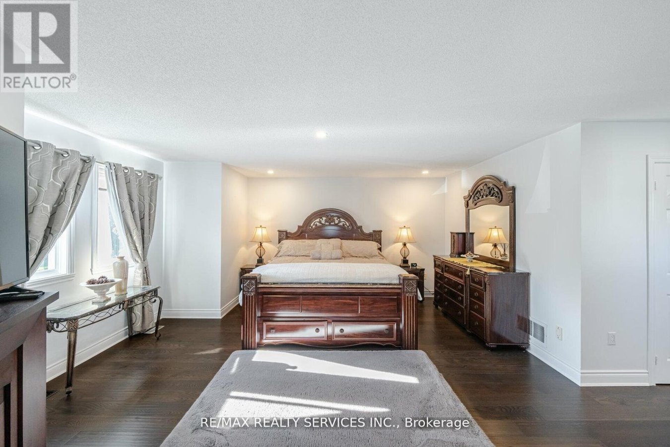 5749 GREENSBORO DRIVE - Photo 17