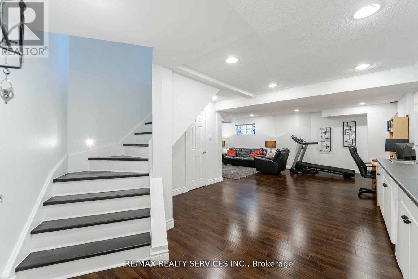 5749 GREENSBORO DRIVE - Photo 30