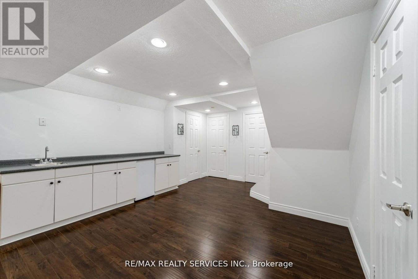 5749 GREENSBORO DRIVE - Photo 31