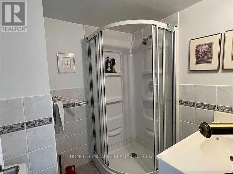 3371 SCHOMBERG AVENUE - Photo 11