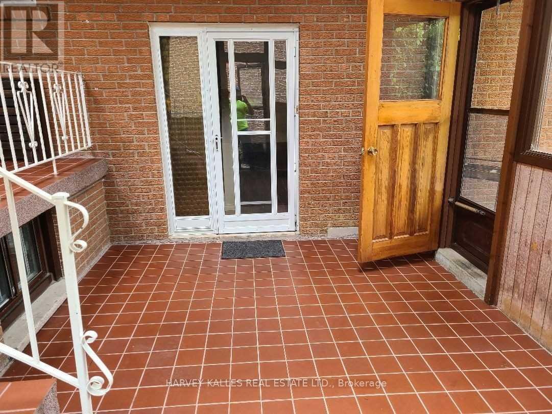 LOWER - 2379 HENSALL STREET - Photo 2