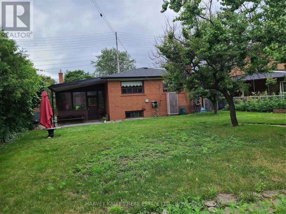 LOWER - 2379 HENSALL STREET - Photo 12