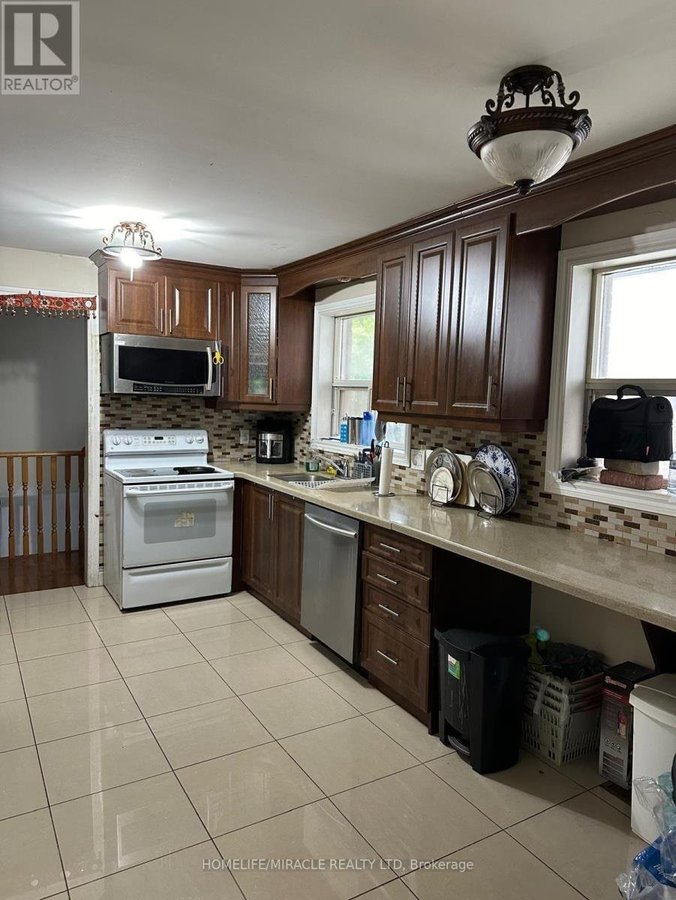 7166 SHALLFORD ROAD - Photo 2