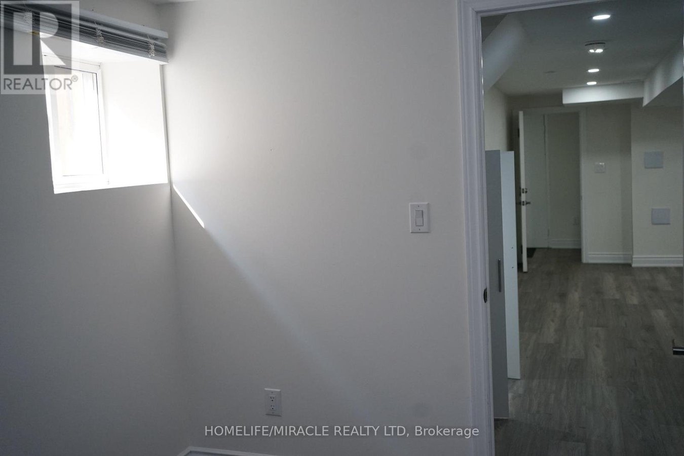 LOWER - 5278 ASTWELL AVENUE - Photo 2