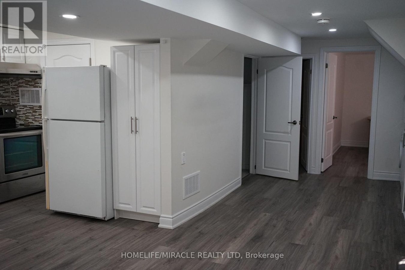 LOWER - 5278 ASTWELL AVENUE - Photo 3