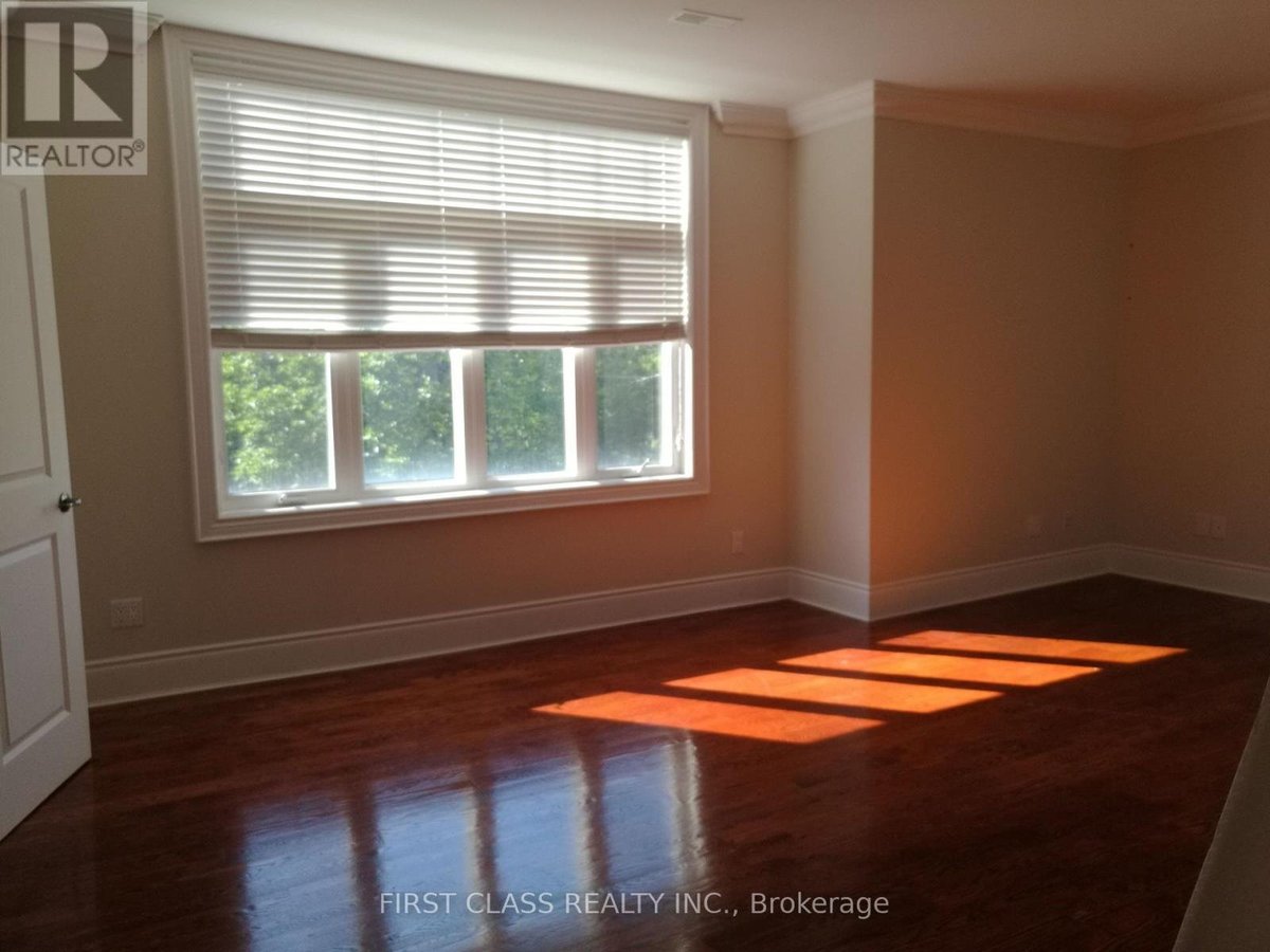 F2 - 58 PAISLEY BOULEVARD E - Photo 2