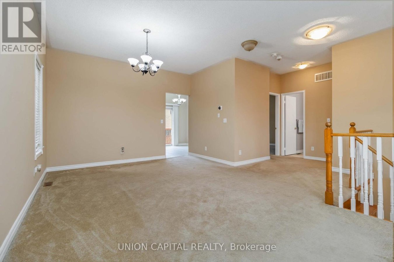 MAIN - 639 TWAIN AVENUE - Photo 6