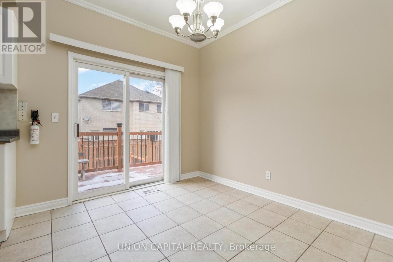 MAIN - 639 TWAIN AVENUE - Photo 9
