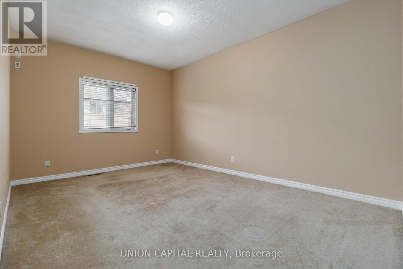 MAIN - 639 TWAIN AVENUE - Photo 12
