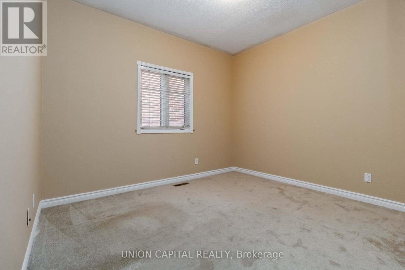 MAIN - 639 TWAIN AVENUE - Photo 15