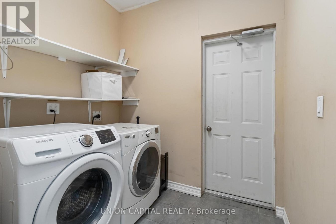 MAIN - 639 TWAIN AVENUE - Photo 17