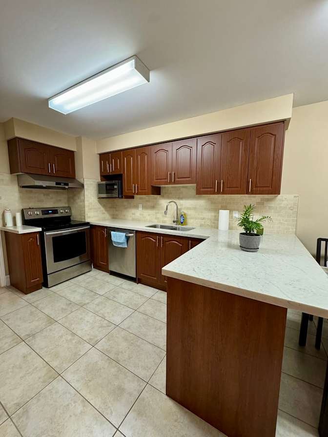 Loretta Court - Photo 3