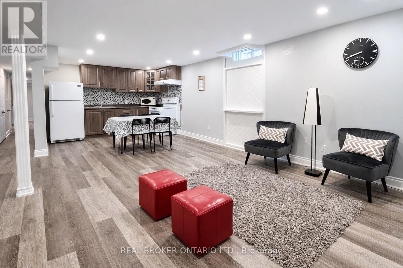 LOWER - 3183 VALCOURT CRESCENT - Photo 2
