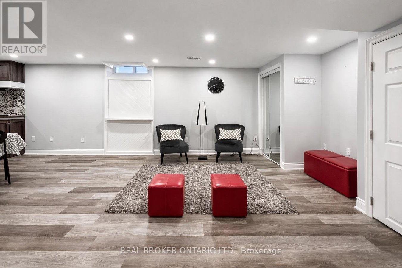 LOWER - 3183 VALCOURT CRESCENT - Photo 3